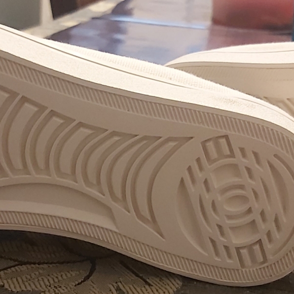 Canvass sneakers - Picture 4 of 5